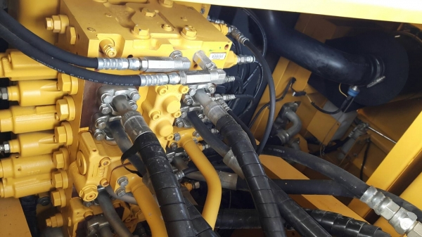 ขาย KOMATSU PC200-7 (3800 ชม.) รถสวยพร้อมใช้ โทร 081-4283210 ไอดีไลน์ Adul.14 ขาย KOMATSU PC200-7 (3800 ชม.) รถสวยพร้อมใช้ โทร 081-4283210 ไอดีไลน์ Adul.14