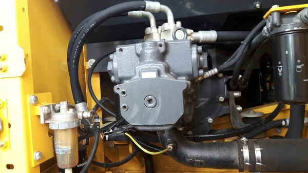 ขาย KOMATSU PC200-7 (3800 ชม.) รถสวยพร้อมใช้ โทร 081-4283210 ไอดีไลน์ Adul.14 ขาย KOMATSU PC200-7 (3800 ชม.) รถสวยพร้อมใช้ โทร 081-4283210 ไอดีไลน์ Adul.14