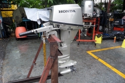 ขาย เครื่องเรือ HONDA 9.9 แรง 4 จังหวะ หาง 21 เครื่องทำงานปกติ  สภาพสวย ราคา 22,000