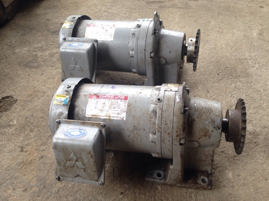 ขายมอเตอร์เกียร์ Cycro drive Sumitomo มอเตอร์ Mitsubishi 1HP. 380V อัตราทด 1:6 เพลาออก 240รอบต่อนาที สภาพสวยมาก(ในรูปยังไม่ได้เช็ด) วิ่งนิ่ม พร้อมใช้งาน มี 4ตัวครับ