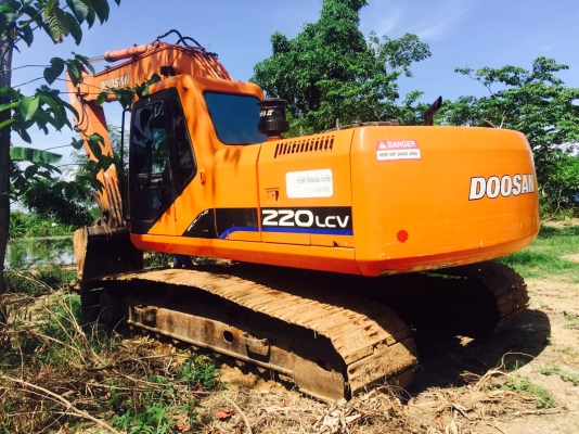 ขายด่วน doosan 220 LCV