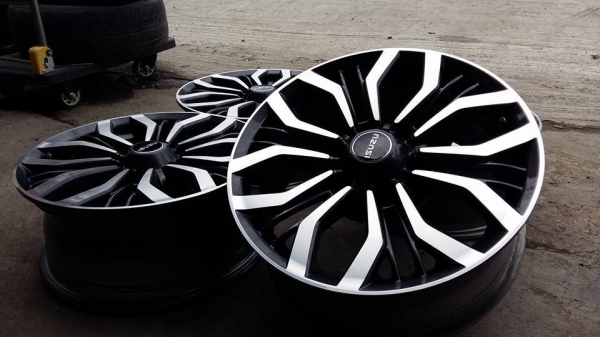 ขายล้อแม็กป้ายแดง mu-x 17"  สนใจติดต่อ ตาเล็ก ล้อและยางครับ 081-3747940