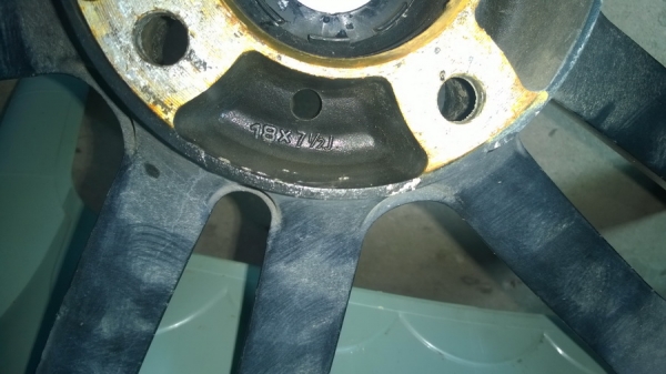 ขายแม็ก ESTA Japan แท้ ขอบ 18 นิ้ว 4 รู 114 พร้อมยาง ขายแม็ก ESTA Japan แท้ ขอบ 18 นิ้ว 4 รู 114 พร้อมยาง