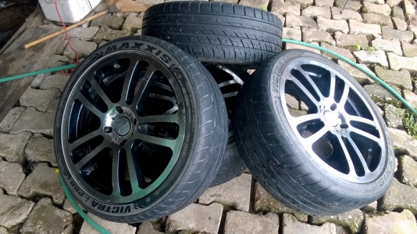 ขายแม็ก ESTA Japan แท้ ขอบ 18 นิ้ว 4 รู 114 พร้อมยาง ขายแม็ก ESTA Japan แท้ ขอบ 18 นิ้ว 4 รู 114 พร้อมยาง