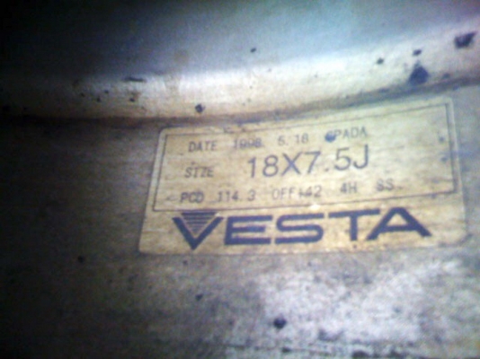ขายแม็ก ESTA Japan แท้ ขอบ 18 นิ้ว 4 รู 114 พร้อมยาง ขายแม็ก ESTA Japan แท้ ขอบ 18 นิ้ว 4 รู 114 พร้อมยาง