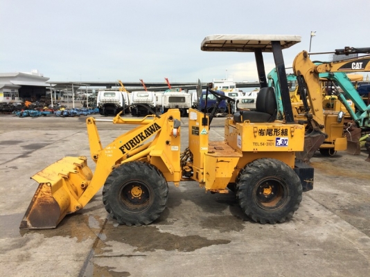 Furukawa FL30-1 (ขนาดเท่ากับ Komatsu WA30-5) จากญี่ปุ่น ถึงไทยแล้วครับ Furukawa FL30-1 (ขนาดเท่ากับ Komatsu WA30-5) จากญี่ปุ่น ถึงไทยแล้วครับ