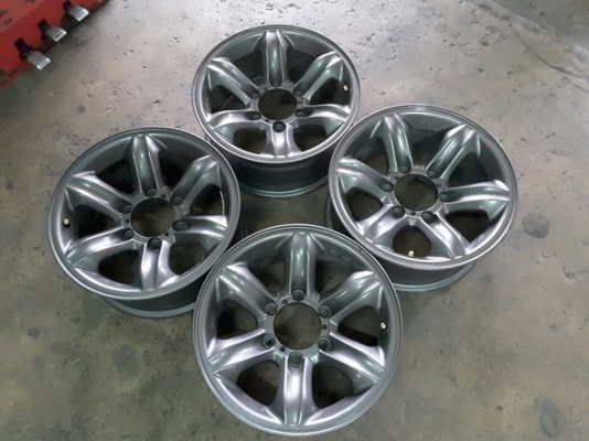 Max เล็บเหยี่ยว อีฃูสุ แท้ๆ ขอบ16 สวยๆ 1ชุด