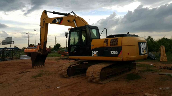 ขายด่วน cat320D ขายด่วน cat320D