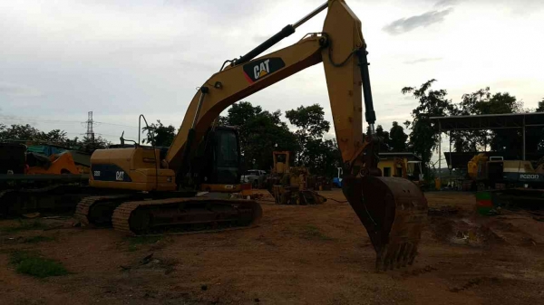 ขายด่วน cat320D ขายด่วน cat320D