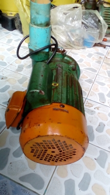 ปั๊มน้ำหอยโข่ง 2 แรง MM 2005 ใช้ท่อขนาด 2 นิ้ว มีหลายตัว
