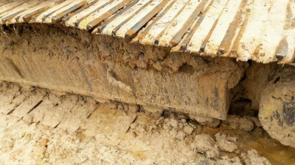 ขาย 595,000 KOMATSU PC200-6 ชีเรียล 94217  เครื่องดี ปั้มดี (ไฟฟ้าตัด กล่องอยู่)  เอกสารเล่มทะเบียน  รถอยู่ จ.กาฬสินธุ์  090-772-3710 090-772-3708