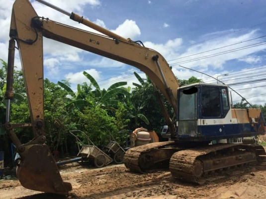 ขาย 535,000 KOMATSU PC200-5  เครื่องดี ปั้มแรง ไฟฟ้าครบ  เอกสารเล่มทะเบียน รถสวยพร้อมใช้เอกสารพร้อมโอน  รถอยู่ จ.ยโสธร 090-772-3710 090-772-3708