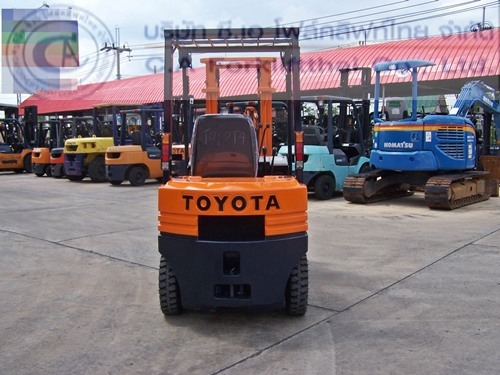 ขาย รถโฟล์คลิฟท์ TOYOTA รุ่น 5-FD15