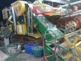 ขายรถเกี่ยวข้าว จ้าวช้างไวไฟ รถสวยสภาพดีมาก พร้อมลุยงาน สภาพพร้อมใช้งาน ราคา1,250,000 สนใจโทร 090-8588220คุณนะ 093-3258446คุณบิว หรือเข้าดูสินค้าอื่นๆได้ที่ www.narong2truck.com หรือ www.truck.in.th/498 หรือเพจFacebook ณรงค์ ซื้อขายรถมือสอง (เว็บไซต์ส่วนต