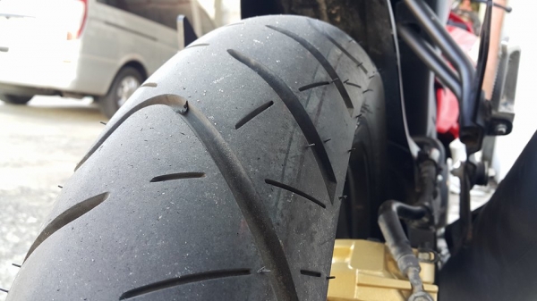 R15 2014 วิ่ง 7000 สวยพร้อมใช้เลยครับ ไม่แพง ต่อรองได้ครับ