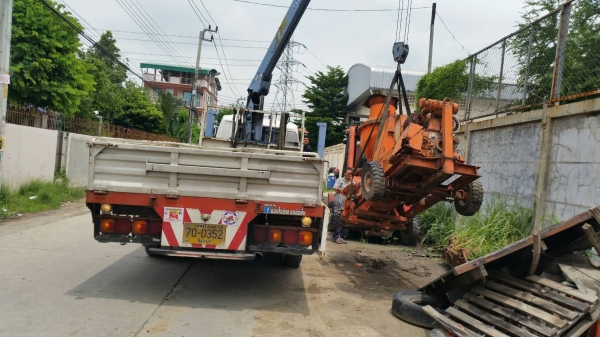 tractor-backhoeได้จัดส่งเครื่องปั้มยิงปูนคอนกรีตไปขอนแก่นเรียบร้อยแล้วครับ tractor-backhoeได้จัดส่งเครื่องปั้มยิงปูนคอนกรีตไปขอนแก่นเรียบร้อยแล้วครับ