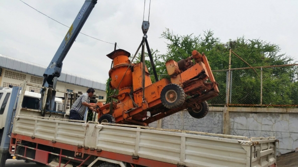 tractor-backhoeได้จัดส่งเครื่องปั้มยิงปูนคอนกรีตไปขอนแก่นเรียบร้อยแล้วครับ tractor-backhoeได้จัดส่งเครื่องปั้มยิงปูนคอนกรีตไปขอนแก่นเรียบร้อยแล้วครับ