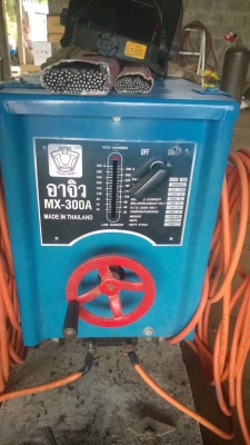 เครื่องเชื่อมอาจิว300ใช้งานน้อยมากติดต่อ0872471640ขาย5000