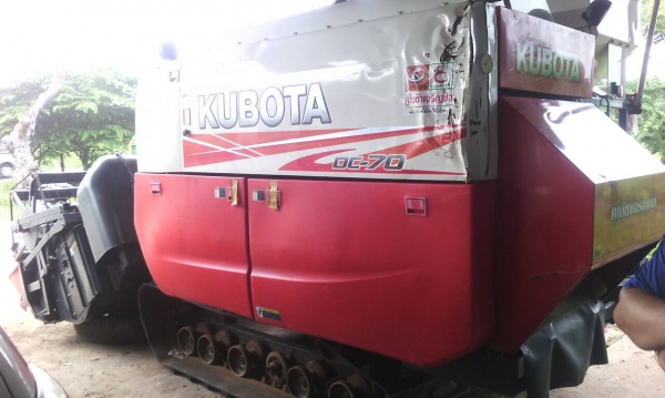 ขายรถเกี่ยวข้าว DC 70  รถปี 54  วิ่งได้ 963 ชม