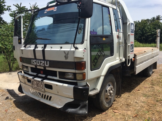 ขออนุญาตขายISUZU 6ล้อดั้มยาง825เครื่อง195สภาพสวยพร้อมใช้งาน ราคา 695000 บาทสนใจติดต่อช่างดำ 08532248