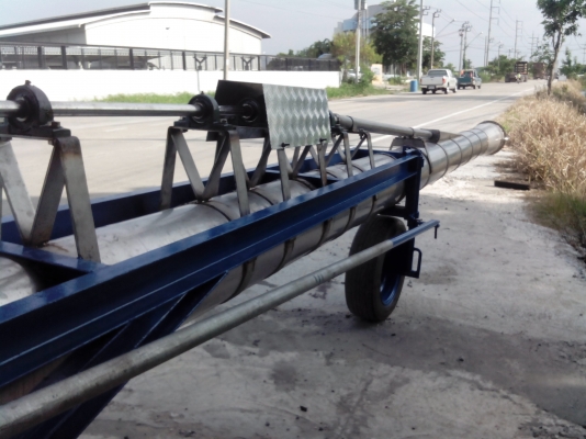 ท่อสูบน้ำหลายขนาดสั่งได้มีไฮโดรลิกยกปลายท่อ