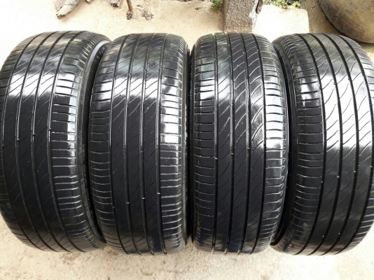 ยางMICHELIN รุ่น PRIMACY.3ST 215 60R16 ปี2015 ภาพสวยมากๆดอกเยอะมากๆคุ้มสุดๆไม่แพง