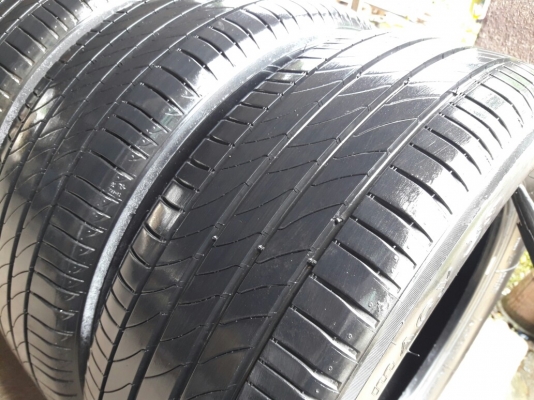ยางMICHELIN รุ่น PRIMACY.3ST 215 60R16 ปี2015 ภาพสวยมากๆดอกเยอะมากๆคุ้มสุดๆไม่แพง