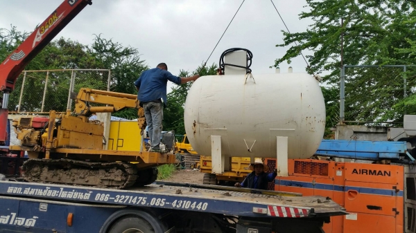 วันนี tractor-backhoe จัดเต็มและจัดหนักครับ ตอนสายๆส่ง รถบรรทุกตีนตะขาบติดเครนให้ลูกค้าระยอง