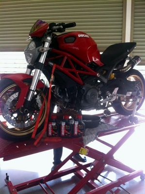 ขายDucati monster795 bookservice กุญแจ2ดอก card ครบ เเต่งนิดหน่อยเล่มพร้อมโอน