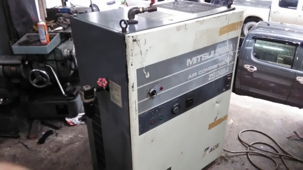 **ขายถูกๆ ปั้มลมมือสองจากญี่ปุ่น** MITSUI SEIKI 5แรง แบบสกรู  ทดสอบเรียบร้อย ทุกระบบทำงานได้ดีมากๆ ใช้งานมาไม่ถึง10,000ชม.นิ่งๆเงียบๆพร้อมใช้งานครับ