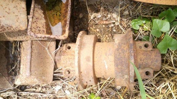 ขายล้อนำรถแทรกเตอร์ CAT-D-5 และลอนเลอร์ สภาพสวย สันหนาบู้ชไม่หลวมครับ ขายไม่แพง