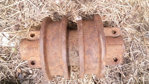 ขายล้อนำรถแทรกเตอร์ CAT-D-5 และลอนเลอร์ สภาพสวย สันหนาบู้ชไม่หลวมครับ ขายไม่แพง