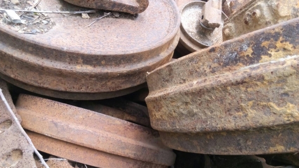 ขายล้อนำรถแทรกเตอร์ CAT-D-5 และลอนเลอร์ สภาพสวย สันหนาบู้ชไม่หลวมครับ ขายไม่แพง