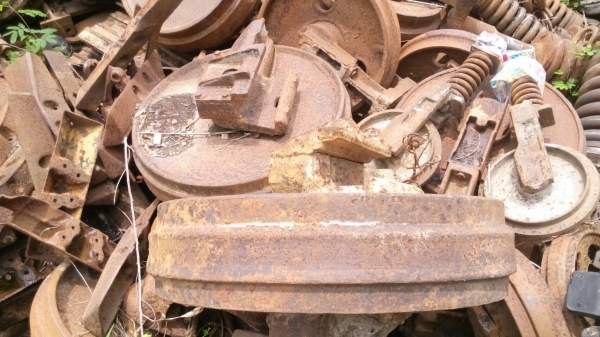 ขายล้อนำรถแทรกเตอร์ CAT-D-5 และลอนเลอร์ สภาพสวย สันหนาบู้ชไม่หลวมครับ ขายไม่แพง