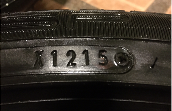 ยาง Dunlop 215 45 18 ปี15 ดอกเต็ม ใช้งานน้อย ราคาไม่แพง ยาง Dunlop 215 45 18 ปี15 ดอกเต็ม ใช้งานน้อย ราคาไม่แพง