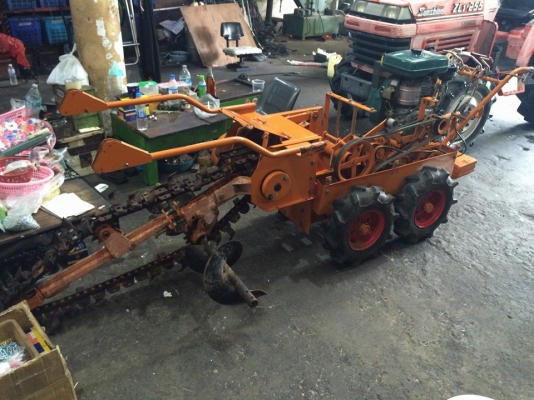 รถขุดร่องเก่าญี่ปุ่น