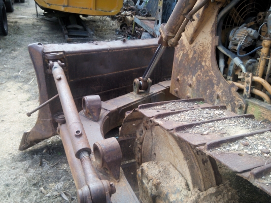 ขายรถแทรคเตอร์ KOMATSU D60A-6 พร้อมวิ้นหลัง ราคา 400000 ขายรถแทรคเตอร์ KOMATSU D60A-6 พร้อมวิ้นหลัง ราคา 400000