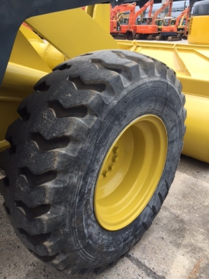 มาใหม่อีกแล้ว รถตัก KOMATSU WA200-3