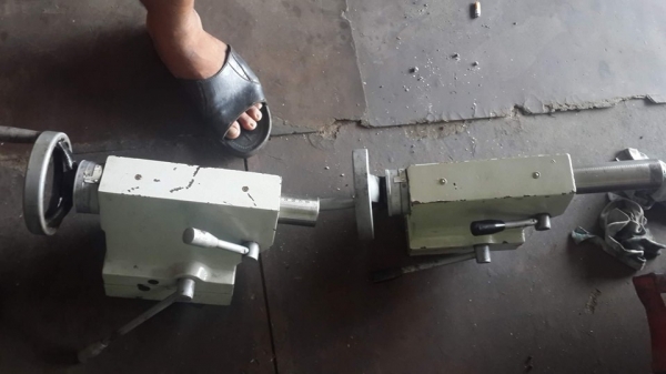 ขายครับขาย ยันศูนย์ ท้ายแท่นกลึง ลงตัวพอดีกับ แท่นกลึง สวิง 360 ขนาดอื่นตัดเสริม เติมแต่งเอา สภาพนางฟ้า ขายตัวละ 6500 บาท 0814583376 เอก ปทุม ขายครับขาย ยันศูนย์ ท้ายแท่นกลึง ลงตัวพอดีกับ แท่นกลึง สวิง 360 ขนาดอื่นตัดเสริม เติมแต่งเอา สภาพนางฟ้า ขายตัวละ 6500 บาท 0814583376 เอก ปทุม