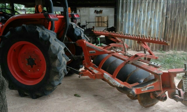 ขายคูโบต้า 47 สวยๆพร้อมใช้ครับอุปกร..ดันหน้า..ผานพรวน..คราด พร้อมใช้ครับ ขายคูโบต้า 47 สวยๆพร้อมใช้ครับอุปกร..ดันหน้า..ผานพรวน..คราด พร้อมใช้ครับ