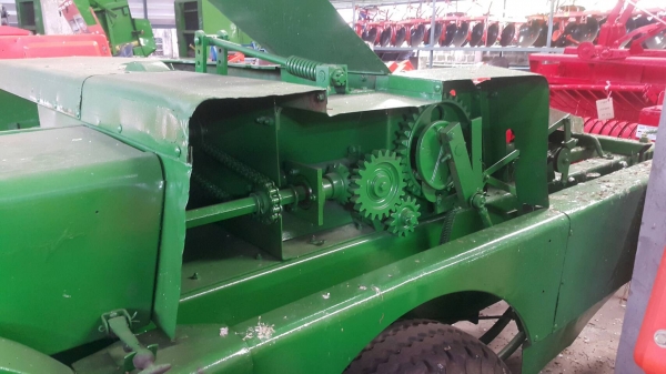 ขายเครื่องอัดฟาง JOHN  DEERE  พร้อมใช้ สนใจ ต่อรอง ..คุณภัทรพล โทร 0863667776