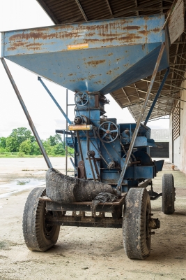 ขาย เครื่องสีข้าวโพดฝักแดง