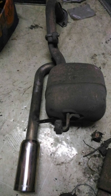 ท่อไอเสีย หม้อพักท้ายโตโยต้ายาริส 500บาท อยู่ดอนเมือง TEL0890671028 IDline0890671028