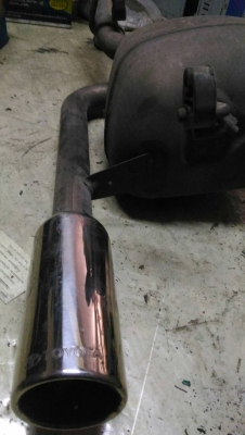 ท่อไอเสีย หม้อพักท้ายโตโยต้ายาริส 500บาท อยู่ดอนเมือง TEL0890671028 IDline0890671028