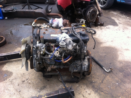 เครื่อง toyota 3L 2800 CC. เครื่องใช้งานได้ปกติ ฝาไม่แตก