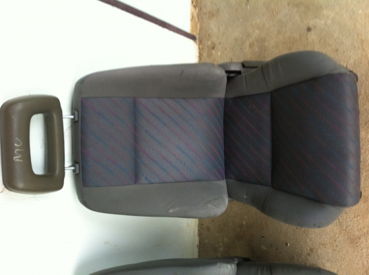 เบาะ isuzu mu  ประตู ใส่ isuzu tfr dragon cameo  คู่ละ3900บาท