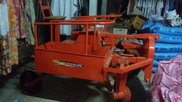 เครื่องปลูกมัน ตราช้าง CP100