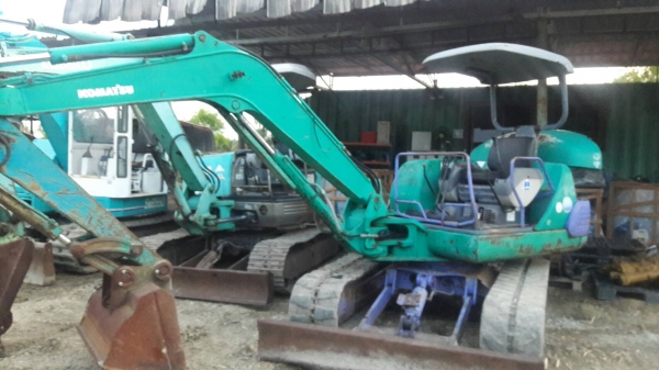 ขายรถขุดเล็ก KOMATSU PC40-7E รถนอก มีเอกสาร ราคา 450,000 บาท