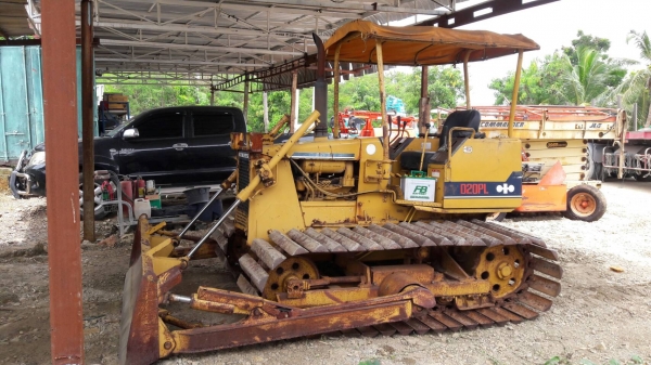 ขายรถดันดิน ยี่ห้อ KOMATSU D20PL รุ่น 6 เครื่องยนต์ 4D95 ตีนเป็ด แทรคกว้าง 80  เซนติเมตร ใบมีด 4 ทิศทาง รถเก่านอก ราคา 450,000 บาท