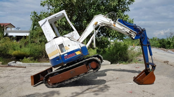 ขายด่วนรถแบคโฮKOMATSU-PC28UUครื่องดีปั่มแรงเทียบเท่าPC30รถนอกเพิ่งนำเข้ามาใหม่ยังไม่เคยใช้งานในเมืองไทยเลย